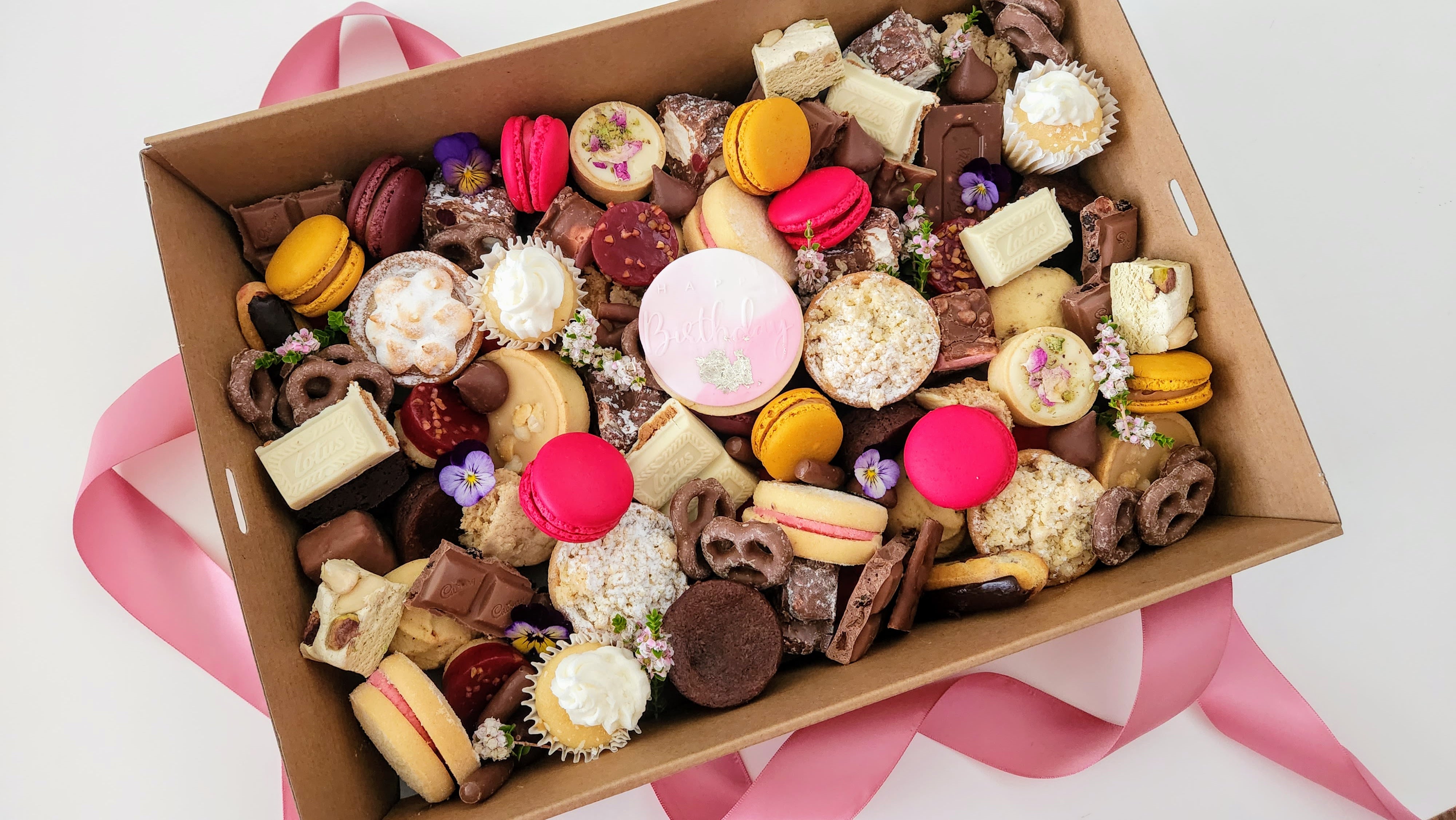 Medium Sugar Coma Dessert Box